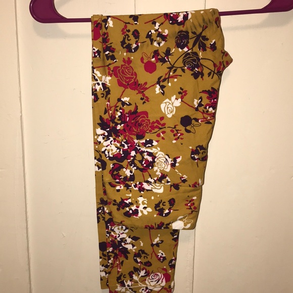 LuLaRoe Pants - LulaRoe Disney OS leggings